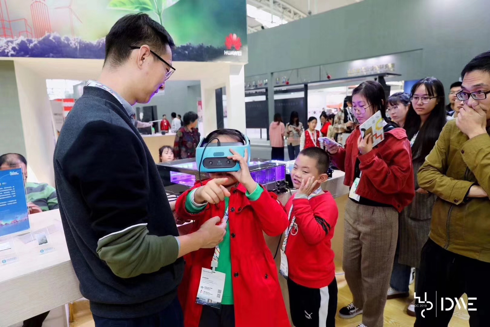 5de9c9c90a260.jpg 5de9c9c90a260.jpg